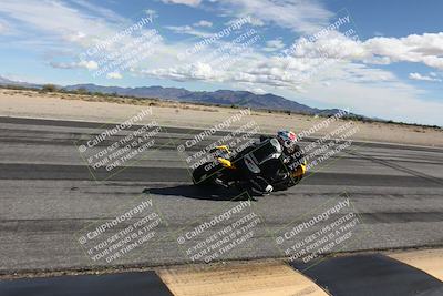 media/Nov-16-2025-Race Pace (Sun) [[8c5fa54630]]/Non Verified Riders (1st 20 Minutes)/3-Turn 3 Inside (11am)/